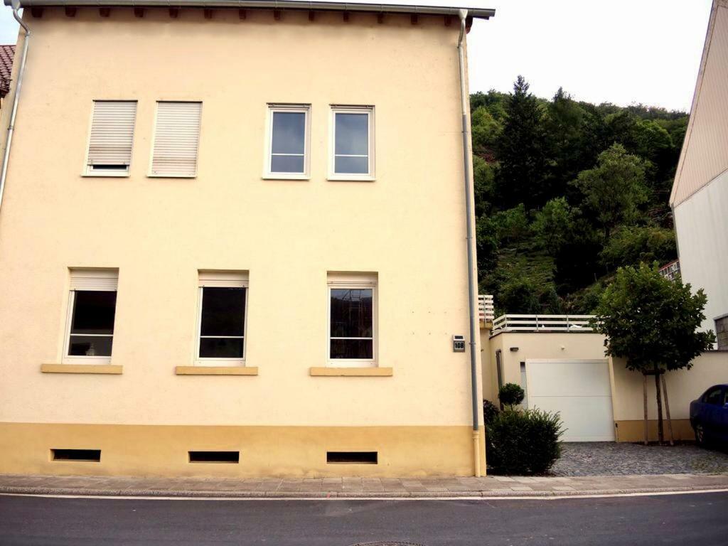 Modernes Apartment - Neustadt/Weinstrasse Stadt Neustadt an der Weinstraße Exterior photo